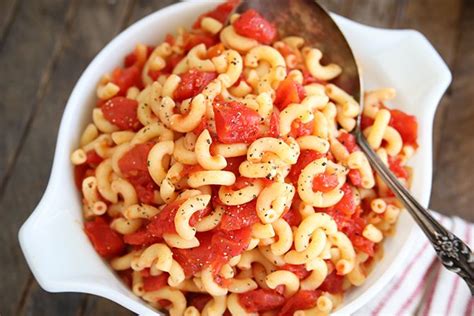 How many sugar are in beef tomato macaroni casserette - calories, carbs, nutrition