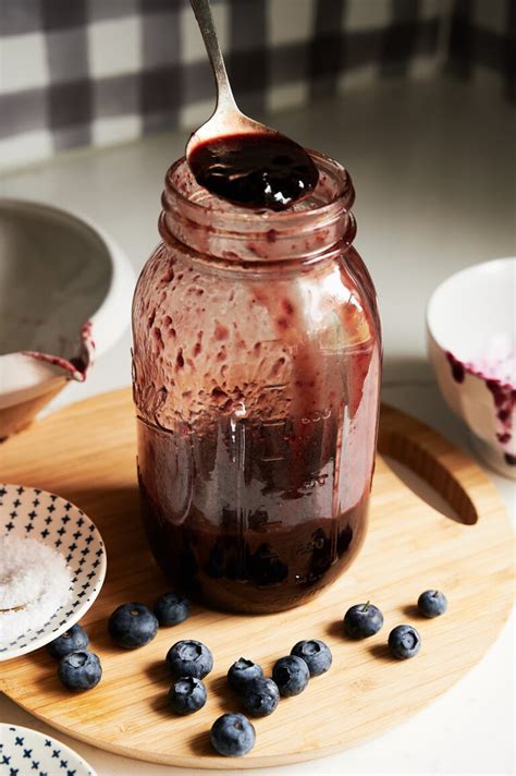 How many sugar are in berry balsamic dressing - calories, carbs, nutrition