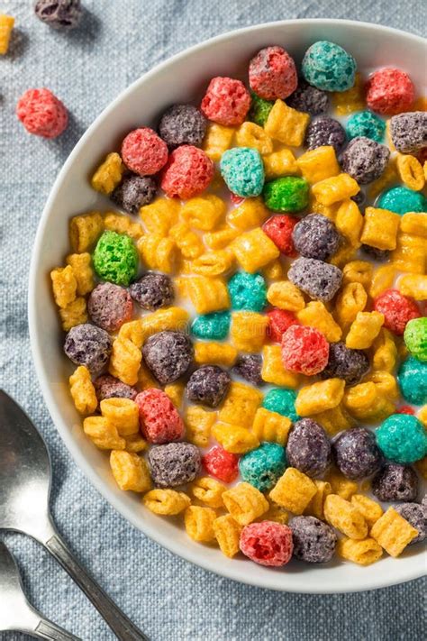 How many sugar are in berry cereal - calories, carbs, nutrition