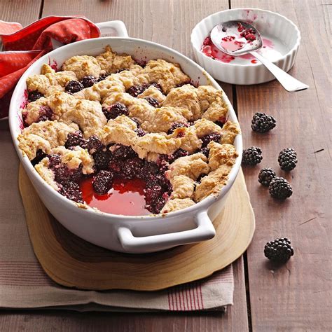 How many sugar are in berry cobbler - calories, carbs, nutrition