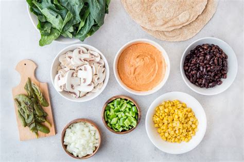 How many sugar are in black bean hummus wrap on white lavash - calories, carbs, nutrition