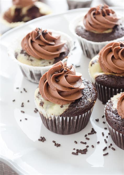 How many sugar are in black bottom cupcake - calories, carbs, nutrition