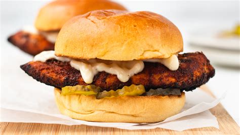 How many sugar are in blackened chicken sandwich - calories, carbs, nutrition