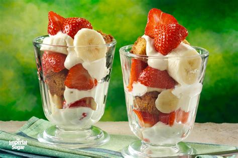 How many sugar are in blendables strawberry banana parfait - calories, carbs, nutrition