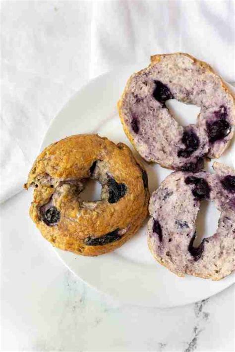 How many sugar are in blueberry bagel - calories, carbs, nutrition