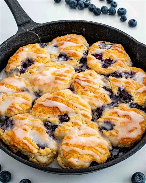 How many sugar are in blueberry biscuit - calories, carbs, nutrition