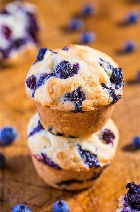 How many sugar are in blueberry muffin - low fat - calories, carbs, nutrition