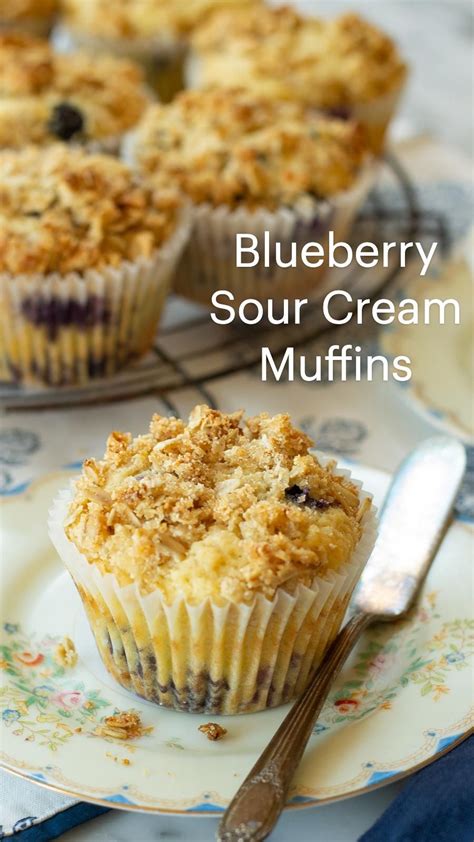 How many sugar are in blueberry sour cream muffin - calories, carbs, nutrition