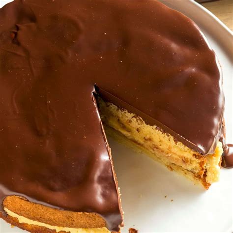 How many sugar are in boston cream pie - calories, carbs, nutrition