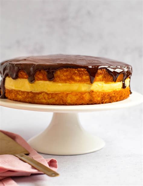 How many sugar are in boston creme pie (32267.0) - calories, carbs, nutrition