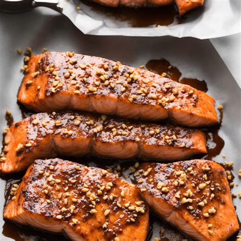 How many sugar are in bourbon salmon filet on brioche (87521.0) - calories, carbs, nutrition