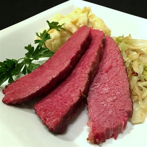 How many sugar are in braised corned beef - calories, carbs, nutrition