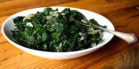 How many sugar are in braised kale & vegetable pizza - calories, carbs, nutrition