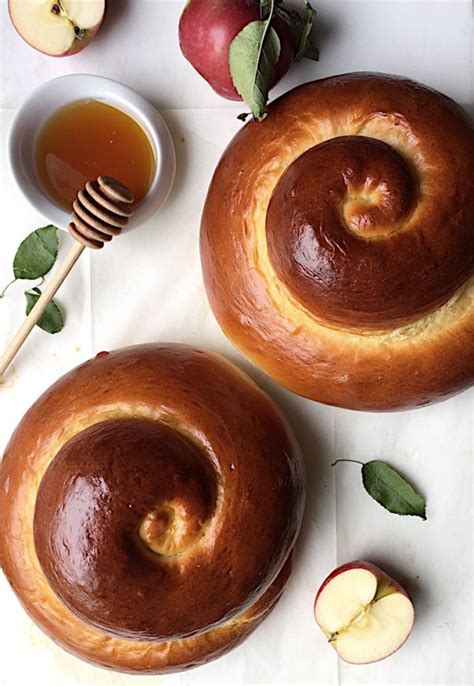 How many sugar are in bread, challah raisin (bostwick) - calories, carbs, nutrition
