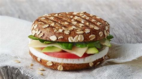 How many sugar are in breakfast power sandwich - calories, carbs, nutrition