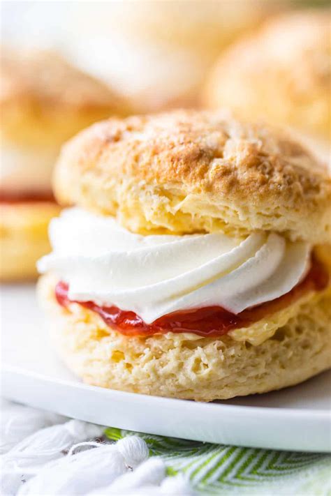 How many sugar are in breakfast scones - calories, carbs, nutrition