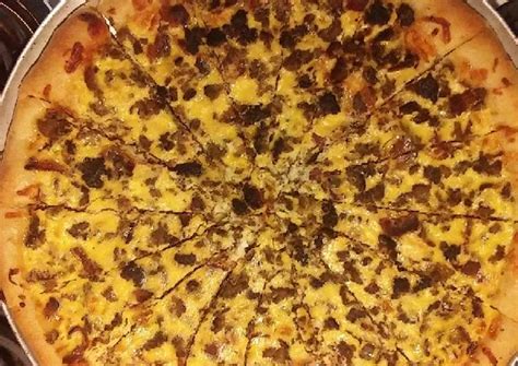 How many sugar are in breakfast stuffed pizza - calories, carbs, nutrition