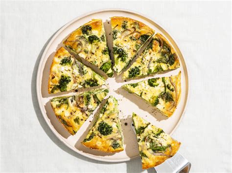 How many sugar are in broccoli and feta frittata - calories, carbs, nutrition