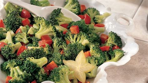 How many sugar are in broccoli and red pepper toss - calories, carbs, nutrition