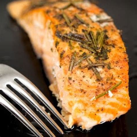 How many sugar are in broiled salmon (40561.0) - calories, carbs, nutrition