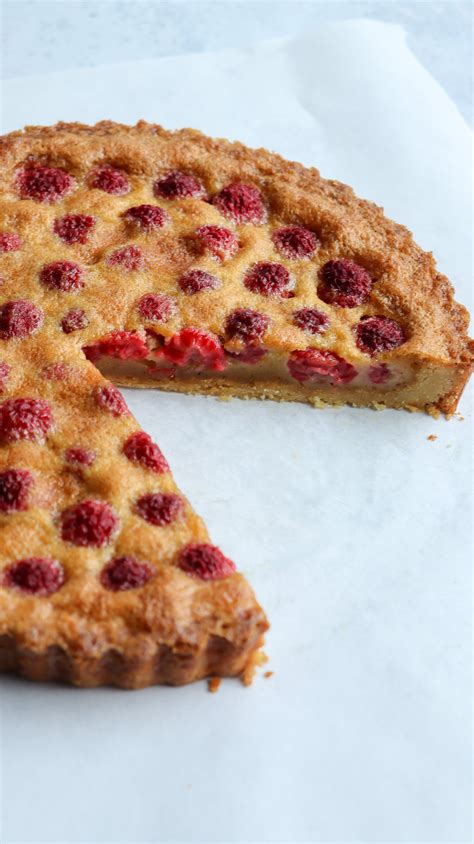 How many sugar are in brown butter raspberry tart - calories, carbs, nutrition