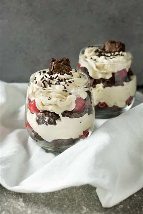 How many sugar are in brownie and marshmallow parfait - calories, carbs, nutrition