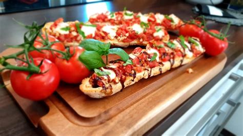 How many sugar are in bruschetta baguettes - calories, carbs, nutrition