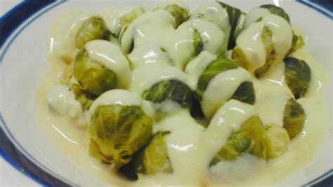 How many sugar are in brussel sprouts with hollandaise sauce - calories, carbs, nutrition