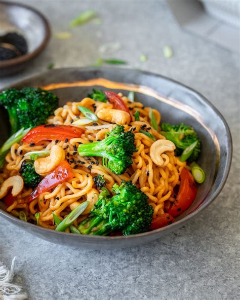 How many sugar are in buckwheat broccoli stir fry with miso - calories, carbs, nutrition