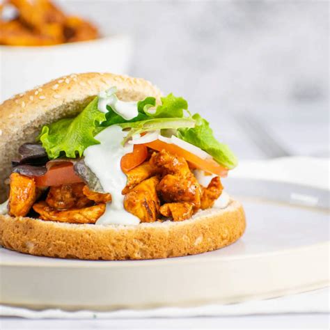 How many sugar are in buffalo chicken sandwich with wheat bun - calories, carbs, nutrition