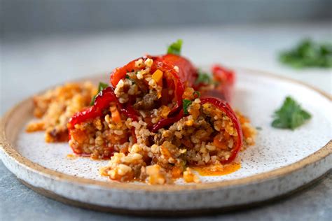 How many sugar are in bulgur and spinach stuffed peppers - calories, carbs, nutrition