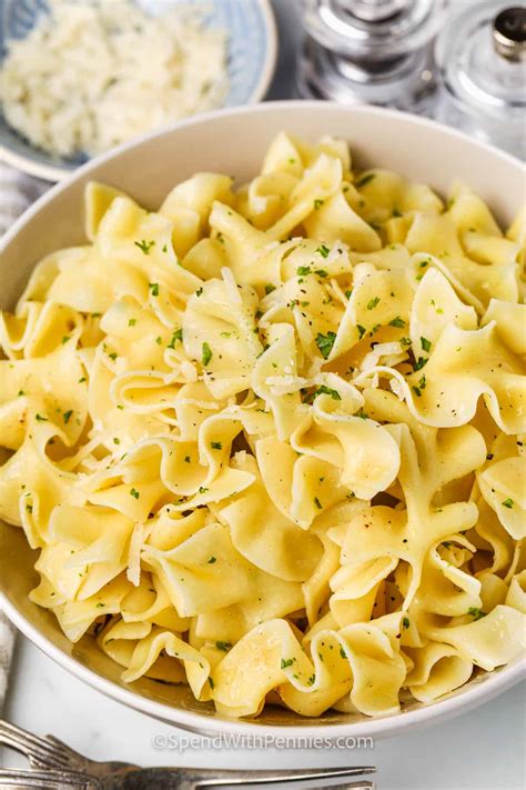 How many sugar are in buttered egg noodles - calories, carbs, nutrition