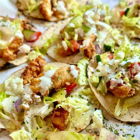 How many sugar are in buttermilk chicken taco - calories, carbs, nutrition