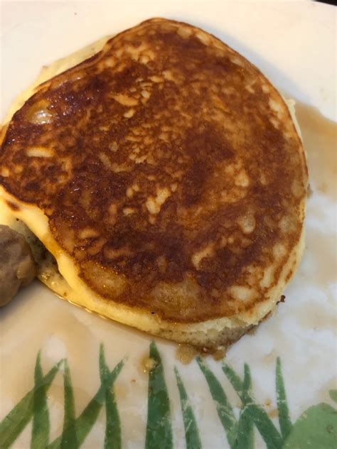 How many sugar are in buttermilk pancakes - 4 - calories, carbs, nutrition