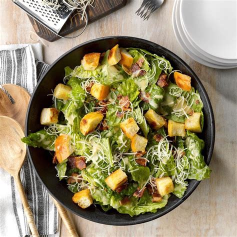 How many sugar are in caesar salad with bacon - calories, carbs, nutrition