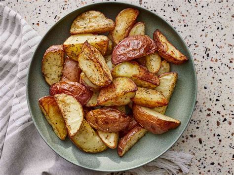 How many sugar are in cafe roasted potatoes - calories, carbs, nutrition