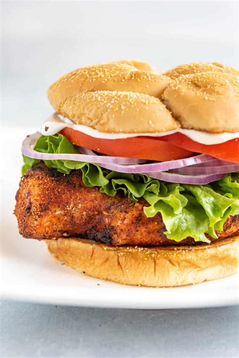 How many sugar are in cajun chicken sandwich (34921.282) - calories, carbs, nutrition