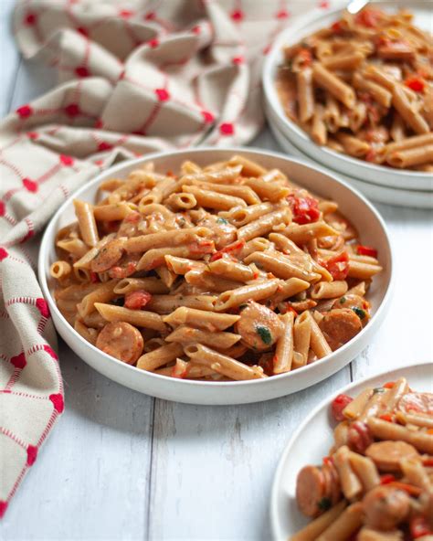 How many sugar are in cajun chicken sausage penne pasta - calories, carbs, nutrition