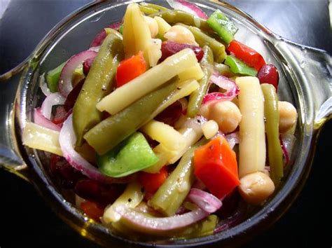 How many sugar are in calico salad - calories, carbs, nutrition