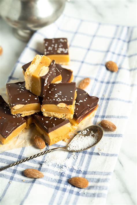 How many sugar are in caramel almond shortbread - calories, carbs, nutrition