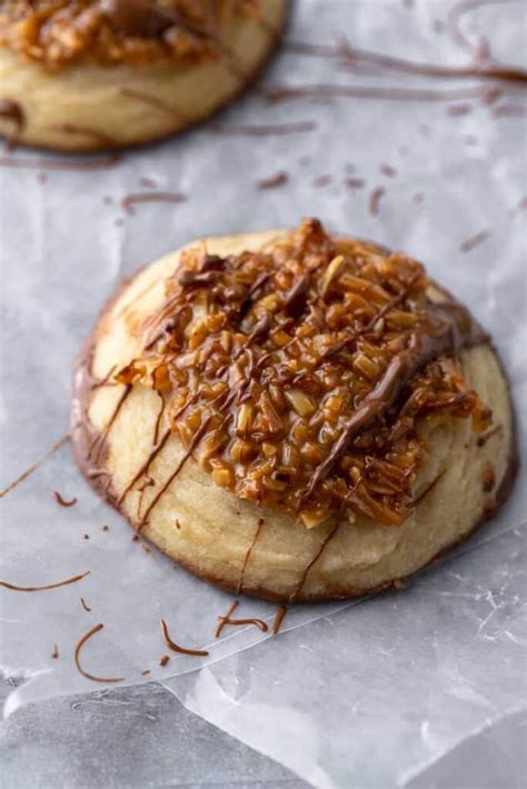 How many sugar are in caramel coconut and fudge cookies - calories, carbs, nutrition