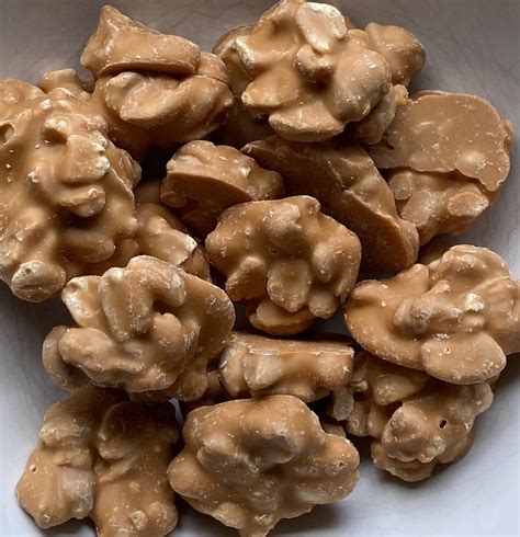 How many sugar are in caramel corn nut clusters 8 oz - calories, carbs, nutrition