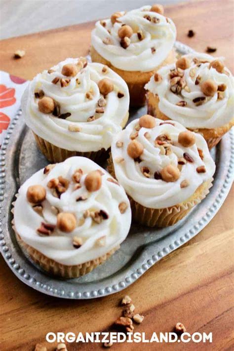 How many sugar are in caramel pecan cupcake - calories, carbs, nutrition