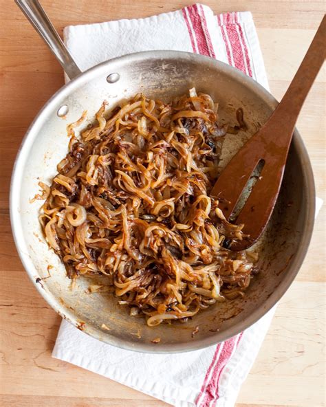 How many sugar are in caramelized onion & swiss chicken burgers - calories, carbs, nutrition