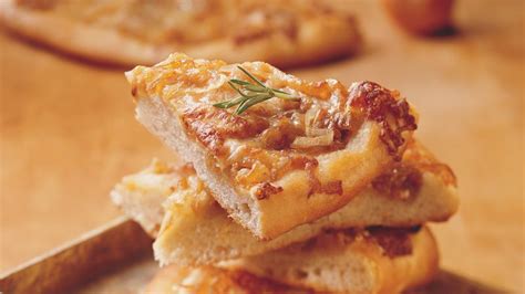 How many sugar are in caramelized onion focaccia - calories, carbs, nutrition