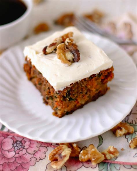 How many sugar are in carrot cake with cream cheese frosting - calories, carbs, nutrition