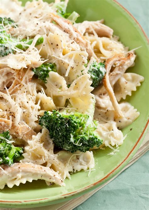 How many sugar are in casserette farfalle alfredo - calories, carbs, nutrition