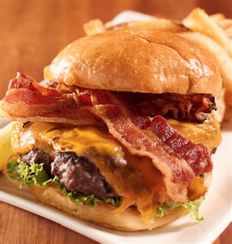 How many sugar are in cheddar bacon burger - calories, carbs, nutrition