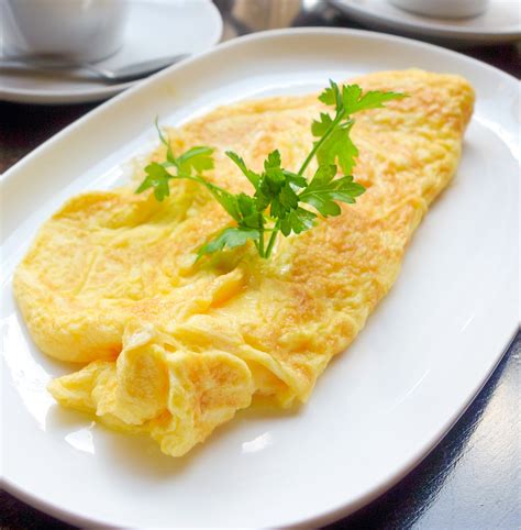 How many sugar are in cheddar cheese omelet - calories, carbs, nutrition