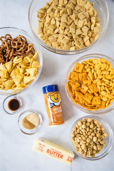 How many sugar are in cheddar chex mix - calories, carbs, nutrition